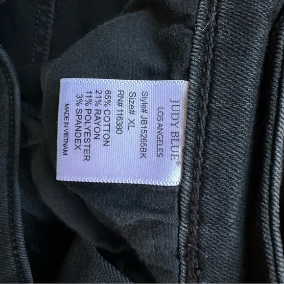 Judy Blue Black Jean Shorts - Picture 6 of 6